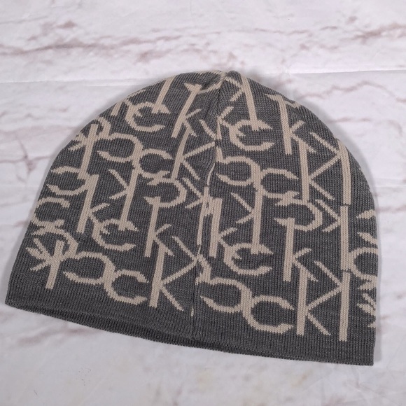 Calvin Klein beanie hat. Light gray Creme Stretch CK Logo design - Picture 2 of 9